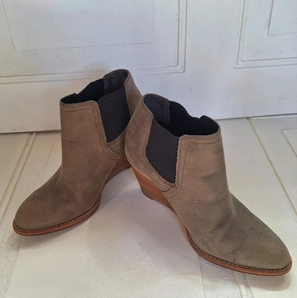 Cole Haan Womens Ankle Boot Bootie Brown Tanned Nubuck Wedge Heel Size 6 - Picture 2 of 15